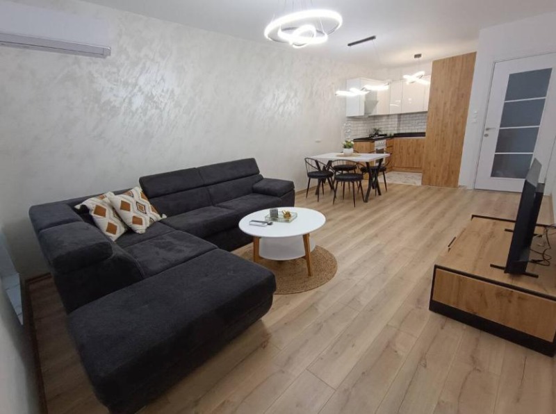 A louer  1 chambre Plovdiv , Hristo Smirnenski , 70 m² | 16698486