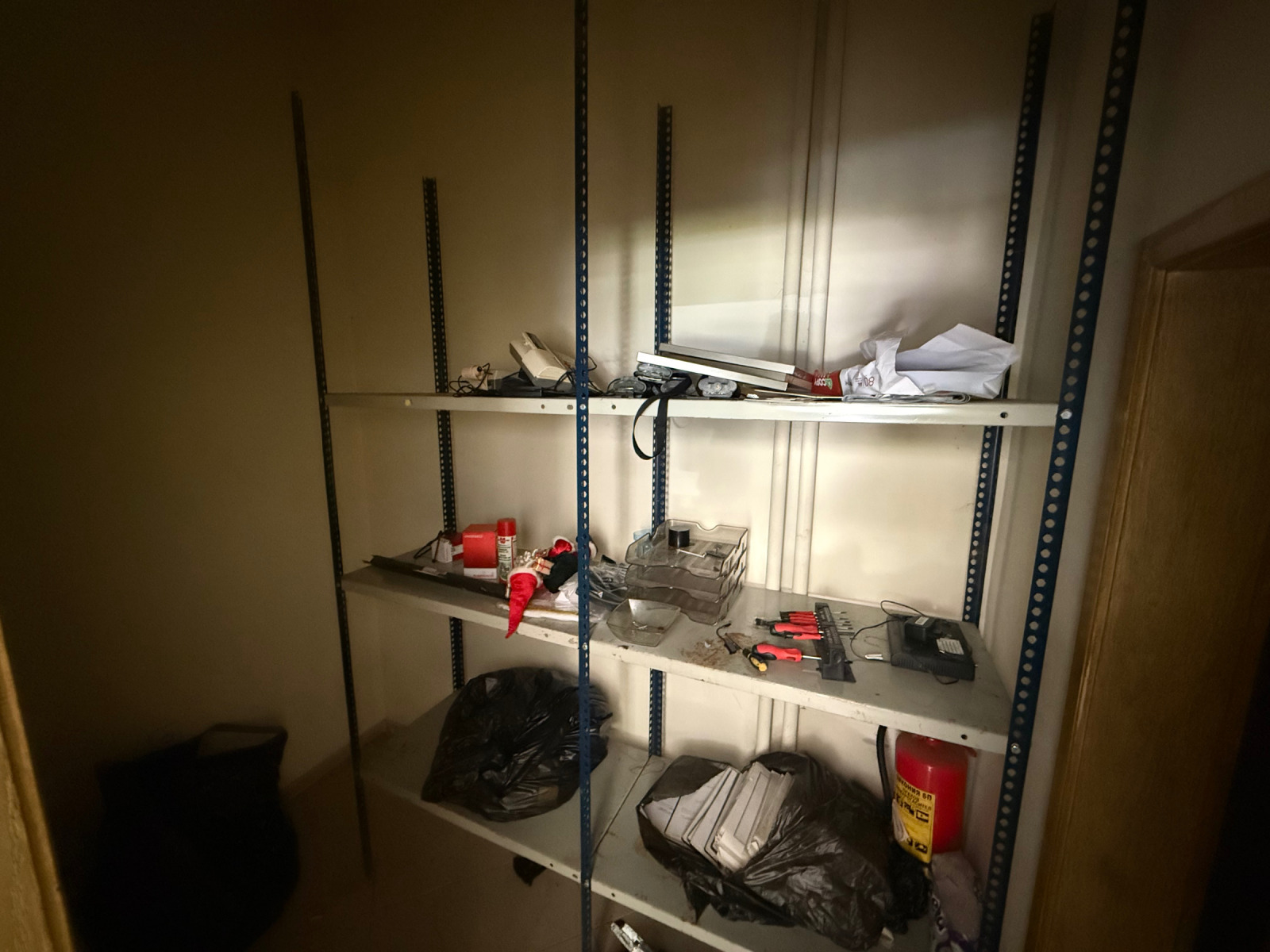Дава под наем МАГАЗИН, гр. Плевен, Широк център, снимка 3 - Магазини - 54332418