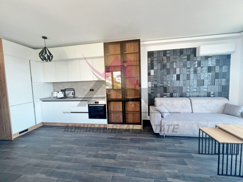 Издаје се  2 спаваће собе Варна , Бриз , 90 м2 | 52348471