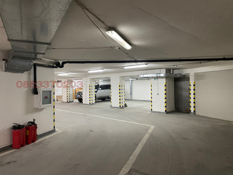 Дава под наем ГАРАЖ, ПАРКОМЯСТО, гр. Банско, област Благоевград, снимка 2 - Гаражи и паркоместа - 52786126