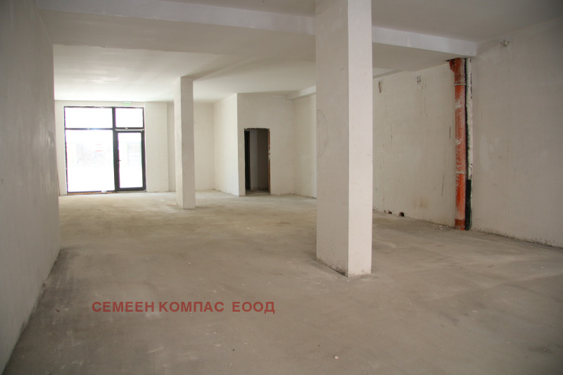 Дава под наем МАГАЗИН, гр. Пловдив, Христо Смирненски, снимка 3 - Магазини - 52709937