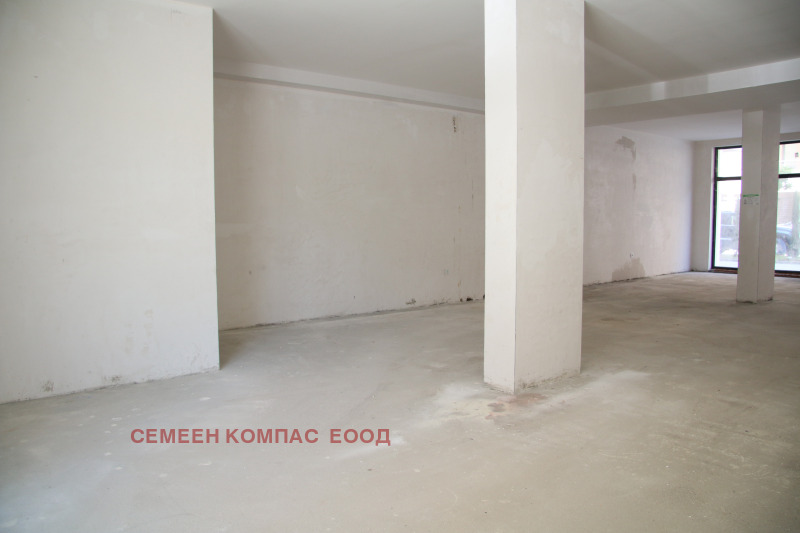 Дава под наем МАГАЗИН, гр. Пловдив, Христо Смирненски, снимка 6 - Магазини - 52709937