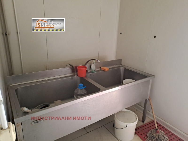 Дава под наем СКЛАД, гр. Пловдив, Индустриална зона - Север, снимка 8 - Складове - 52389240