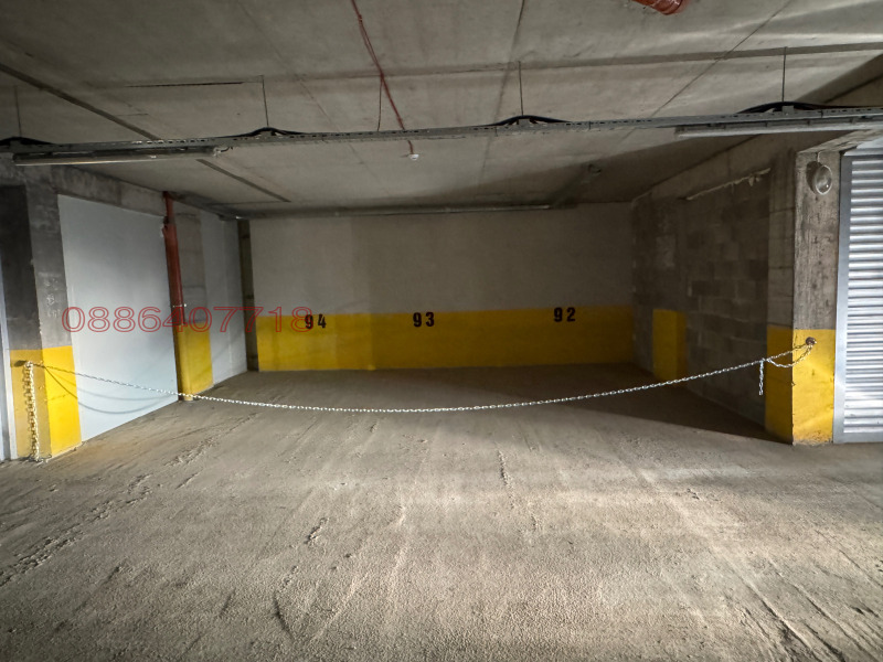 Дава под наем ГАРАЖ, ПАРКОМЯСТО, гр. Кърджали, Център, снимка 13 - Гаражи и паркоместа - 53450230