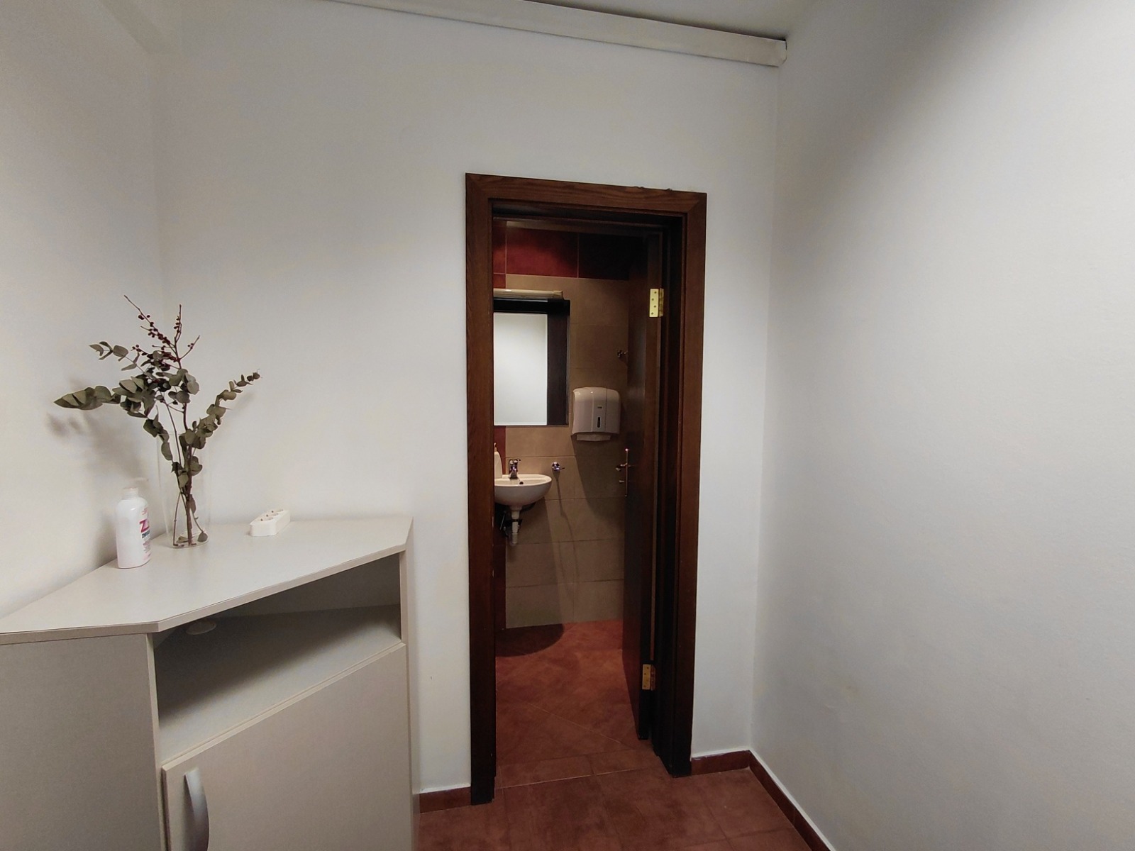 Дава под наем ОФИС, гр. София, Център, снимка 6 - Офиси - 54264459