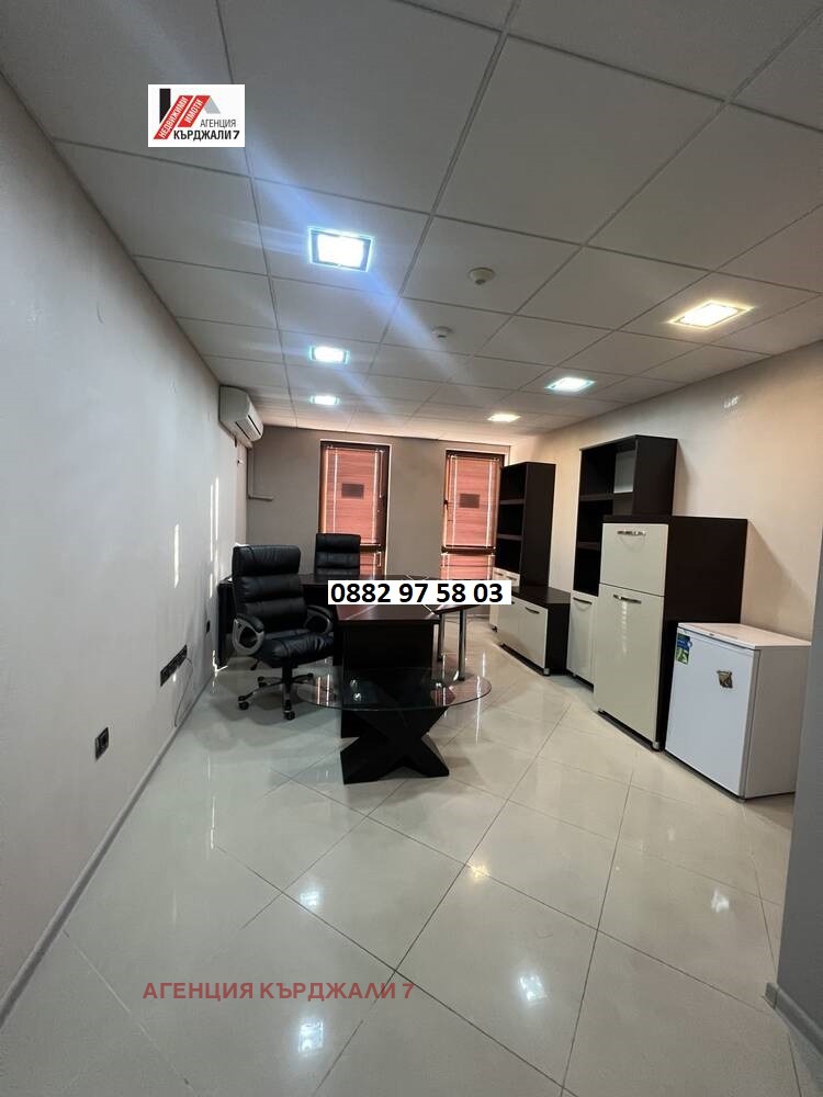 Дава под наем  Офис град Кърджали , Център , 30 кв.м | 90471699 - изображение [2]