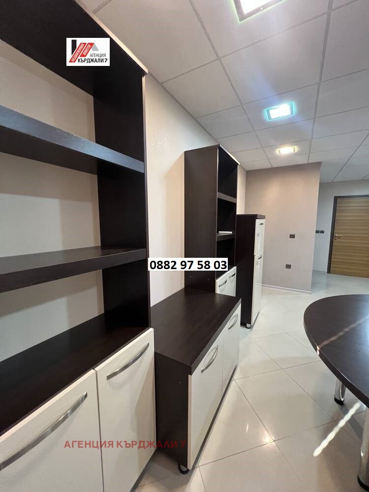Дава под наем  Офис град Кърджали , Център , 30 кв.м | 90471699 - изображение [6]