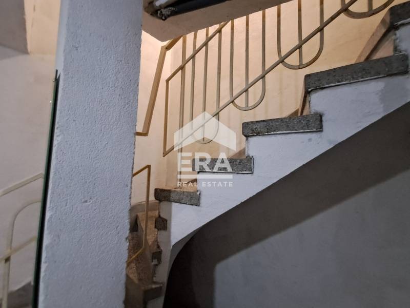 De inchiriat  Magazin Varna , Sportna zala , 49 mp | 63259191 - imagine [4]