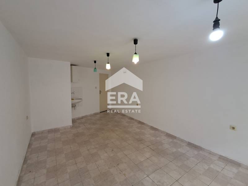 De inchiriat  Magazin Varna , Sportna zala , 49 mp | 63259191 - imagine [2]
