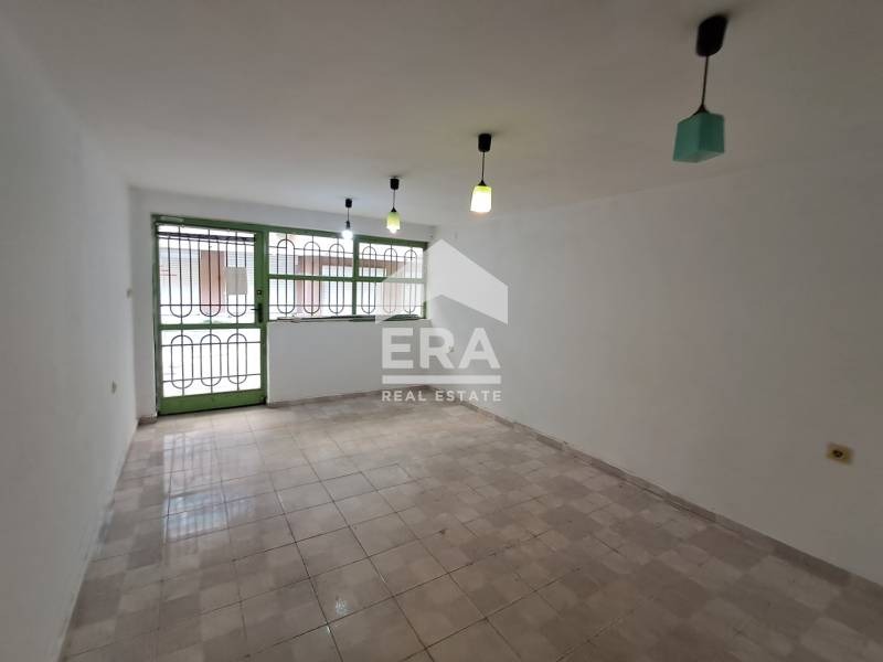 De inchiriat  Magazin Varna , Sportna zala , 49 mp | 63259191 - imagine [3]