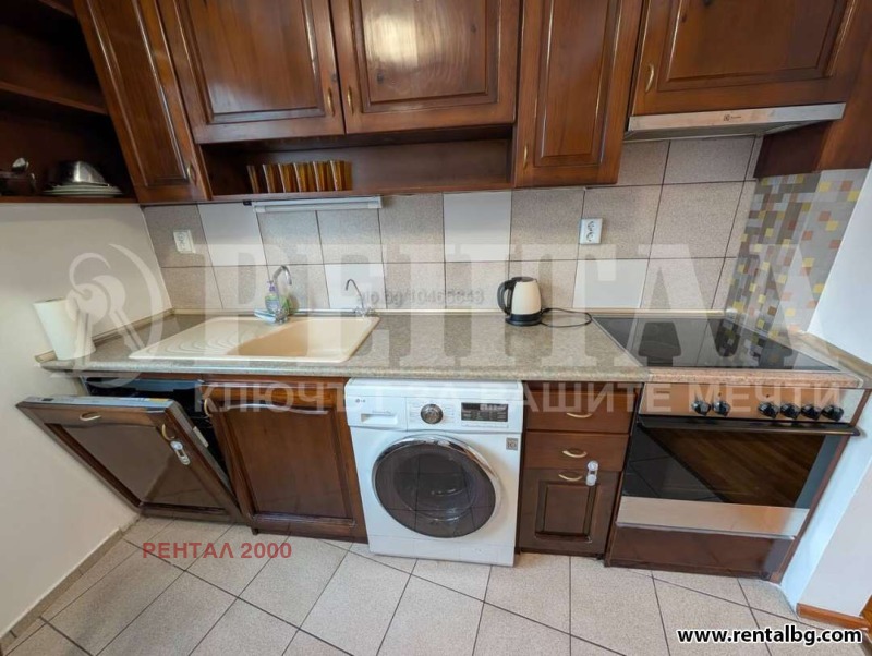 В аренду  2 спальни Пловдив , Център , 65 кв.м | 97298865