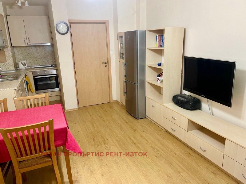 Дава под наем 3-СТАЕН, гр. Бургас, Възраждане, снимка 2 - Апартаменти - 53281189