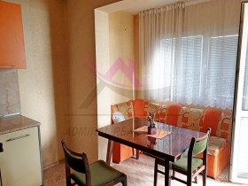 2 chambres Vazrajdane 1, Varna