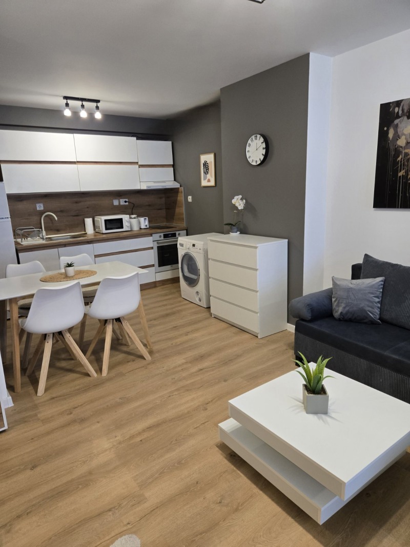 Vuokrattavana  Studio Stara Zagora , Bila , 70 neliömetriä | 21843355