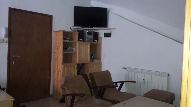 Издаје се  2 спаваће собе Софија , Центар , 70 м2 | 19376867 - слика [4]
