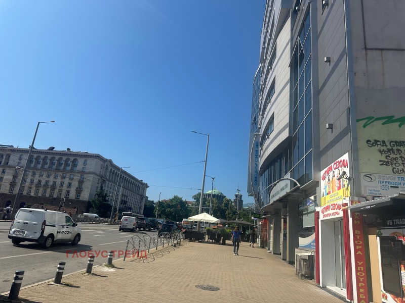 Дава под нем  Магазин, град София, Център • 1 598 EUR • ID 28347727 — holmes.bg - [1] 