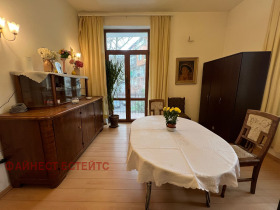 3 bedroom Tsentar, Sofia 2