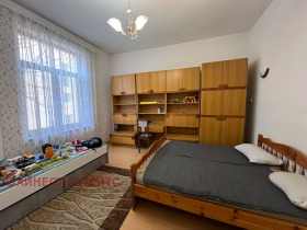 3 Schlafzimmer Zentar, Sofia 12