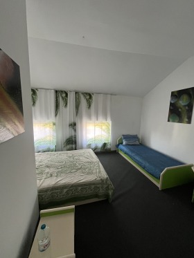 Studio Tsentar, Burgas 1