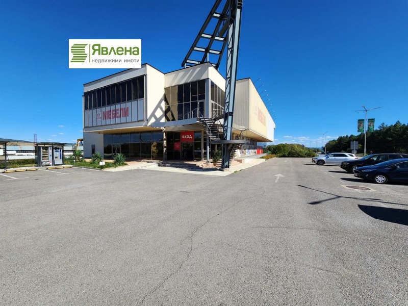 Дава под наем МАГАЗИН, гр. Враца, Промишлена зона - Изток, снимка 2 - Магазини - 52693890