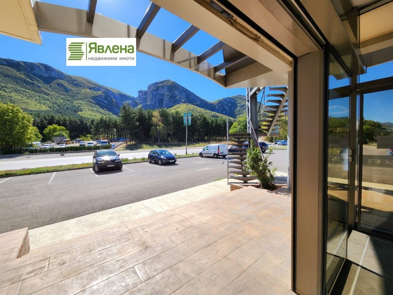 Дава под наем МАГАЗИН, гр. Враца, Промишлена зона - Изток, снимка 3 - Магазини - 52693890