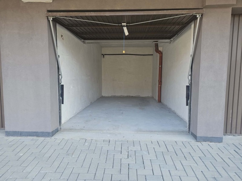 Дава под наем ГАРАЖ, ПАРКОМЯСТО, гр. Кърджали, Възрожденци, снимка 5 - Гаражи и паркоместа - 53184670