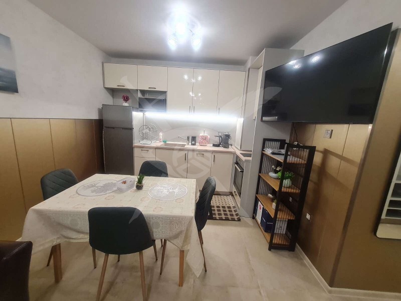 De inchiriat  1 dormitor Varna , Țentâr , 48 mp | 42341052