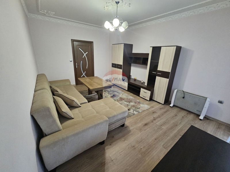 Под наем 3-СТАЕН, град Варна, Възраждане 1 • 850 лв. / 434.60 € • 27611334 1