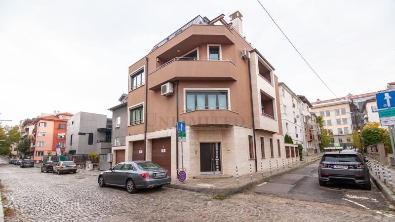 Издаје се  Кућа Софија , Јaворов , 647 м2 | 53203534