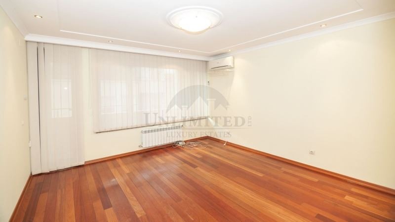 Издаје се  Кућа Софија , Јaворов , 647 м2 | 53203534 - слика [10]