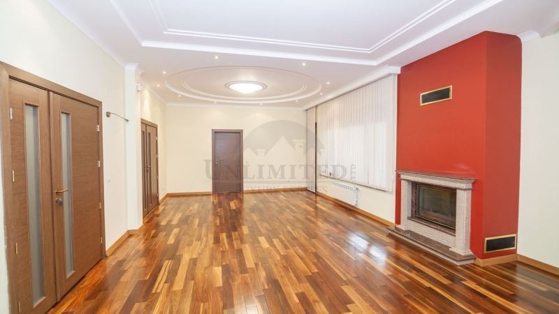 Издаје се  Кућа Софија , Јaворов , 647 м2 | 53203534 - слика [7]
