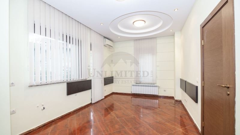 Издаје се  Кућа Софија , Јaворов , 647 м2 | 53203534 - слика [8]