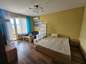 Studio Kyutchouk Parij, Plovdiv 1