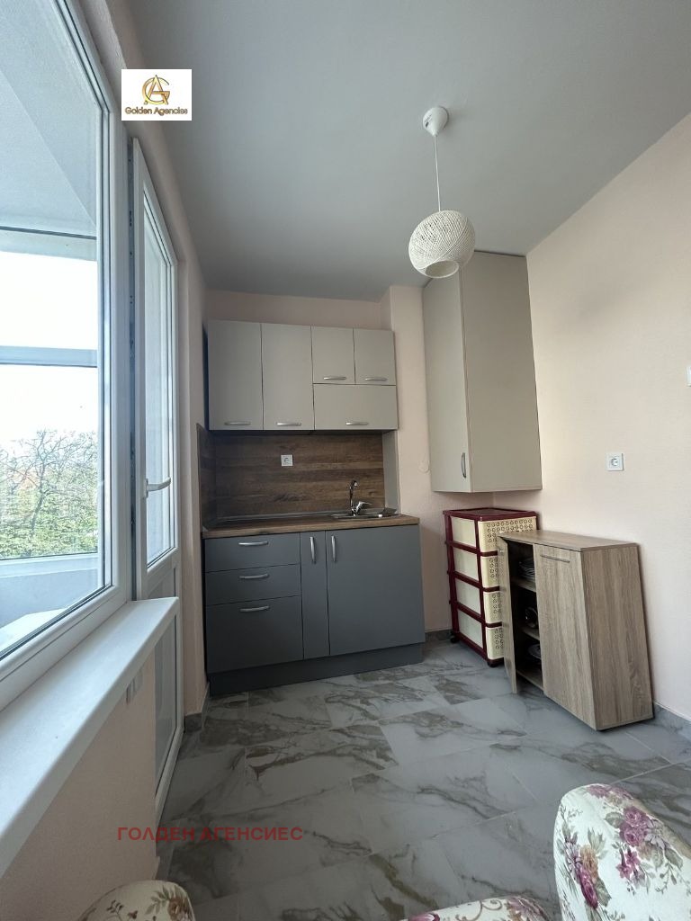 Kiadó  2 hálószobás Stara Zagora , Centar , 75 négyzetméter | 89526991