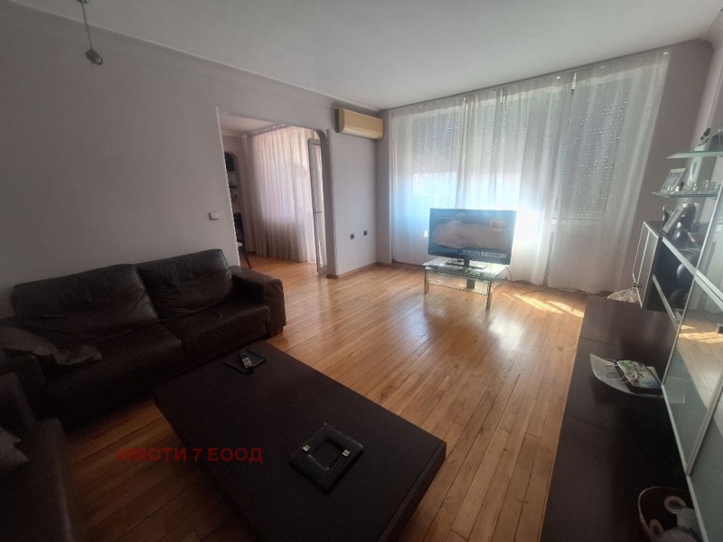 Дава под наем  3-стаен град София , Център , 100 кв.м | 81574171 - изображение [11]