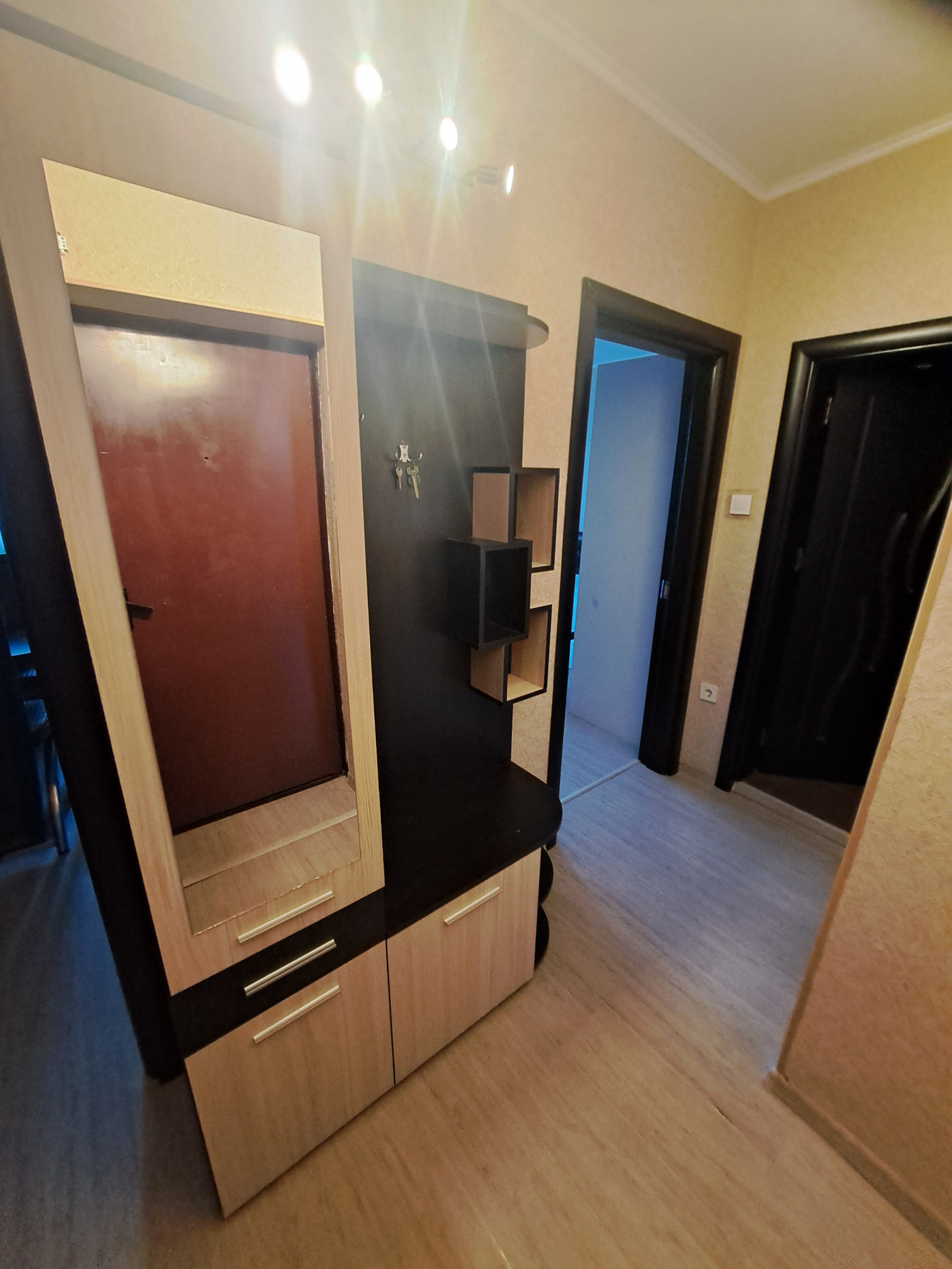 Дава под наем 2-СТАЕН, гр. Варна, Център, снимка 5 - Апартаменти - 54034834