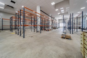 Construção industrial Bojurichtche, região Sófia 1