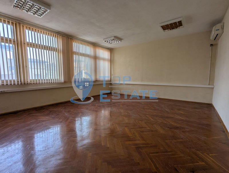 Издаје се  Канцеларија регион Велико Тарново , Горна Орјаховица , 28 м2 | 67282156 - слика [4]
