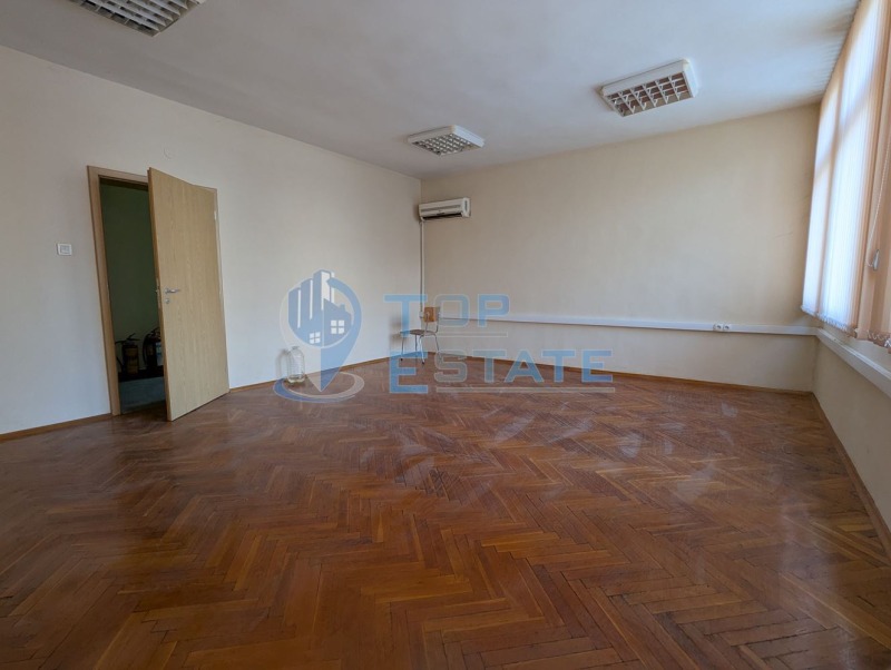 Издаје се  Канцеларија регион Велико Тарново , Горна Орјаховица , 28 м2 | 67282156 - слика [3]