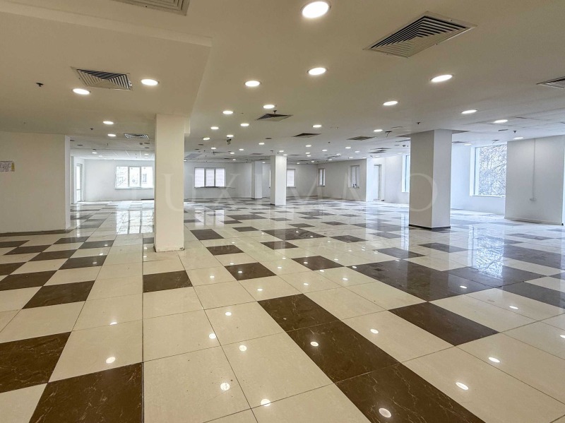Дава под Наем ОФИС в град София, Гео Милев - 770 кв.м / 8 850 € » 17 309.10 лв., ЛУКСИММО