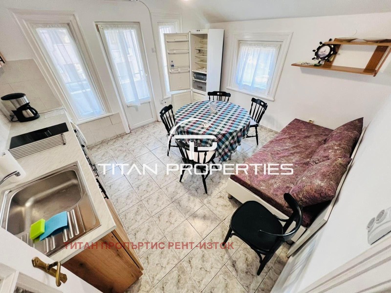 Дава под наем 3-СТАЕН, гр. Бургас, Център, снимка 3 - Апартаменти - 52570762