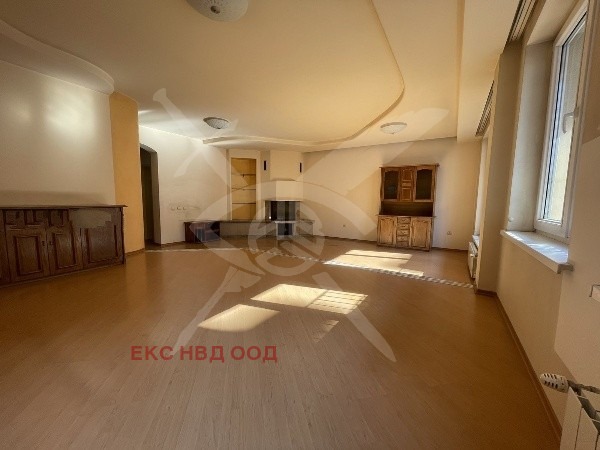 Дава под наем КЪЩА, гр. Пловдив, Център, снимка 3 - Къщи - 53709455