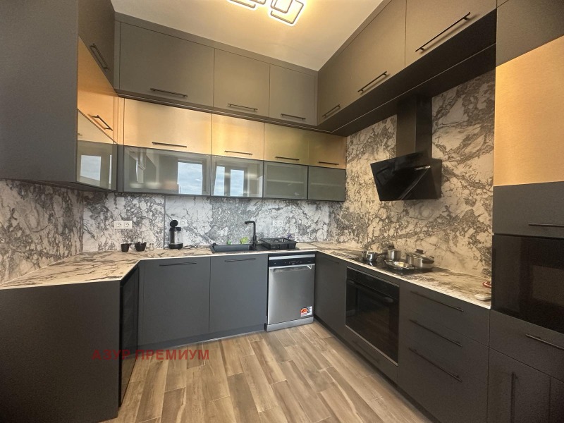 Дава под наем 3-СТАЕН, гр. Варна, к.к. Св.Св. Константин и Елена