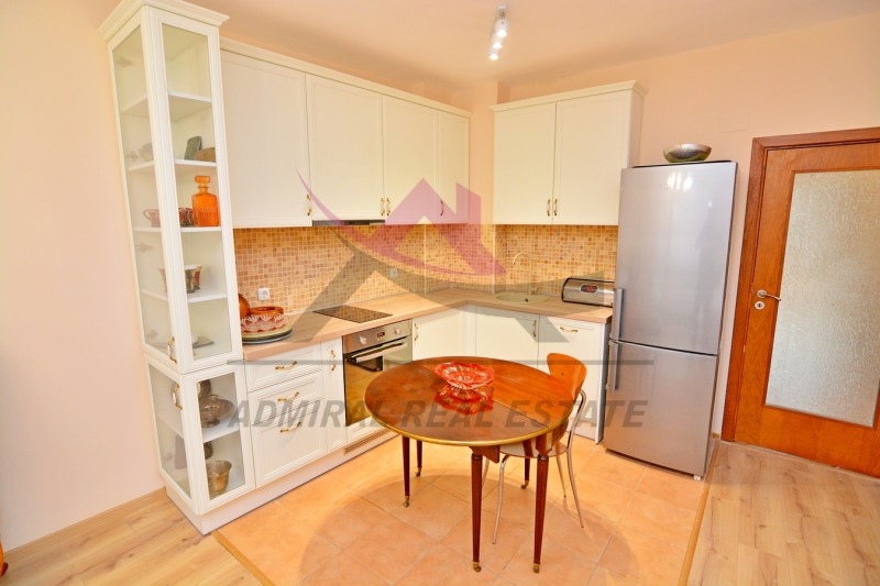 Zu vermieten  3 Schlafzimmer Warna , k.k. Sw.Sw. Konstantin i Elena , 150 qm | 47699010