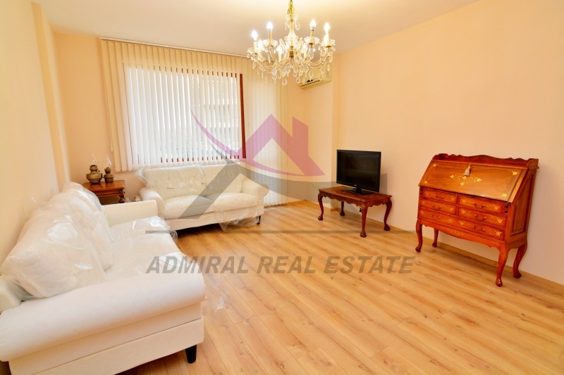 Zu vermieten  3 Schlafzimmer Warna , k.k. Sw.Sw. Konstantin i Elena , 150 qm | 47699010 - Bild [2]