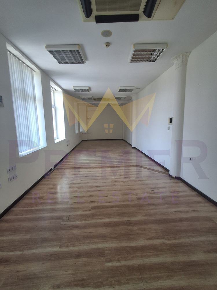 Дава под наем ОФИС, гр. Варна, Център, снимка 4 - Офиси - 55308321