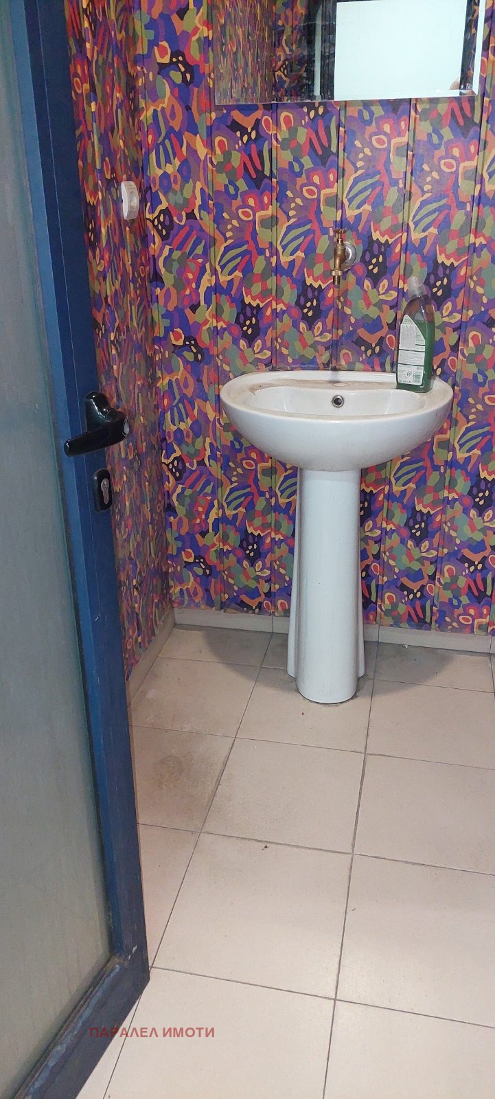 Дава под наем МАГАЗИН, гр. Пловдив, Брезовско шосе, снимка 10 - Магазини - 53825950