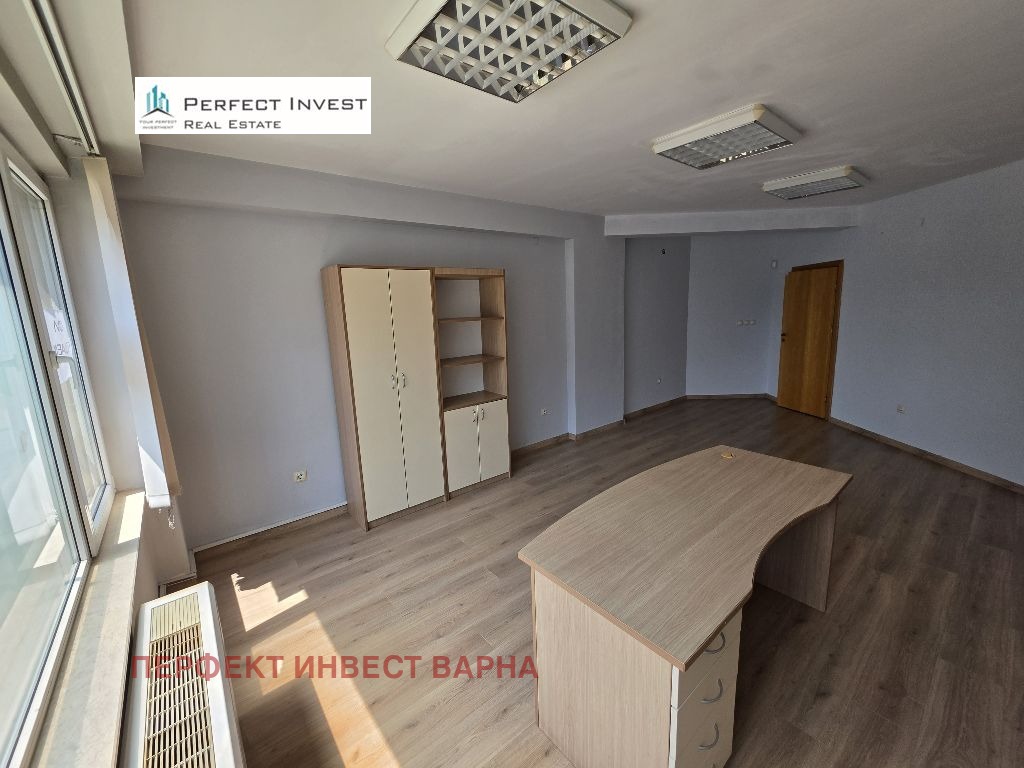 Дава под наем ОФИС, гр. Варна, Лятно кино Тракия, снимка 2 - Офиси - 55310299