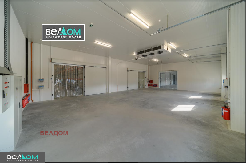 Дава под Наем СКЛАД в град Варна, Западна промишлена зона - 500 кв.м / 5 800 € » 11 343.81 лв., ВЕЛДОМ
