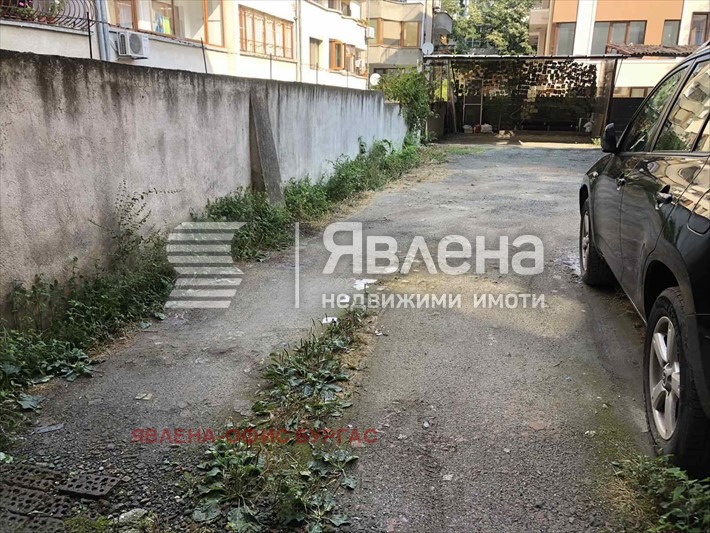 Дава под наем ГАРАЖ, ПАРКОМЯСТО, гр. Бургас, Възраждане, снимка 2 - Гаражи и паркоместа - 55590635